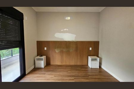 Casa de condomínio à venda com 226m², 3 quartos e 4 vagas