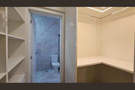 Casa de condomínio à venda com 226m², 3 quartos e 4 vagas
