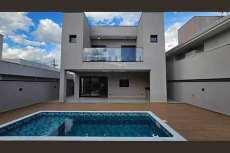 Casa de condomínio à venda com 226m², 3 quartos e 4 vagas