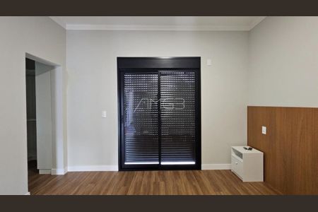 Casa de condomínio à venda com 226m², 3 quartos e 4 vagas