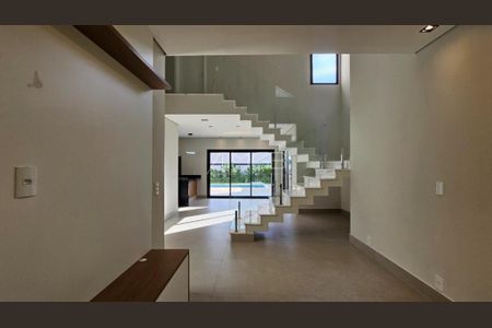 Casa de condomínio à venda com 226m², 3 quartos e 4 vagas