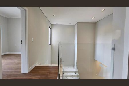 Casa de condomínio à venda com 226m², 3 quartos e 4 vagas