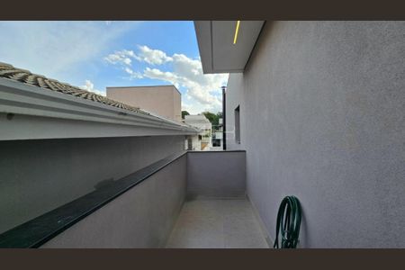 Casa de condomínio à venda com 226m², 3 quartos e 4 vagas