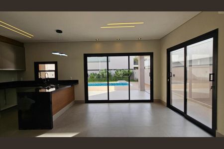 Casa de condomínio à venda com 226m², 3 quartos e 4 vagas