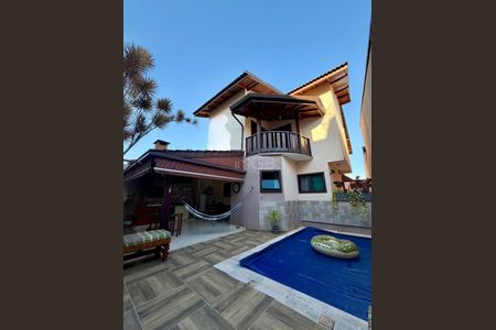 Casa de condomínio à venda com 283m², 3 quartos e 4 vagas