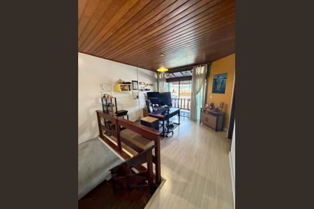 Casa de condomínio à venda com 283m², 3 quartos e 4 vagas