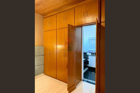 Casa de condomínio à venda com 283m², 3 quartos e 4 vagas