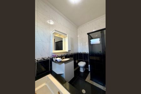 Casa de condomínio à venda com 283m², 3 quartos e 4 vagas