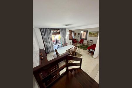 Casa de condomínio à venda com 283m², 3 quartos e 4 vagas