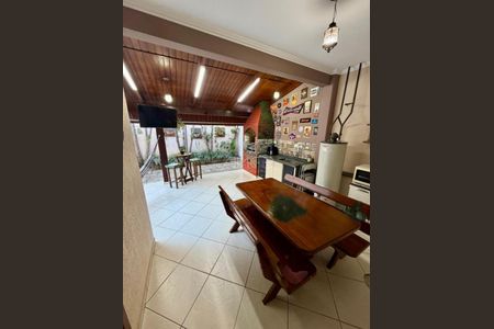 Casa de condomínio à venda com 283m², 3 quartos e 4 vagas