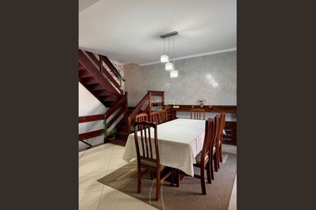 Casa de condomínio à venda com 283m², 3 quartos e 4 vagas
