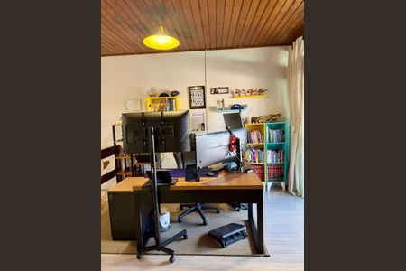 Casa de condomínio à venda com 283m², 3 quartos e 4 vagas