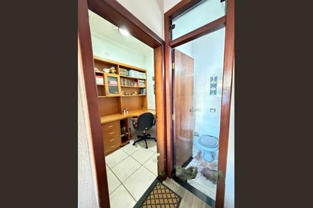 Casa de condomínio à venda com 283m², 3 quartos e 4 vagas