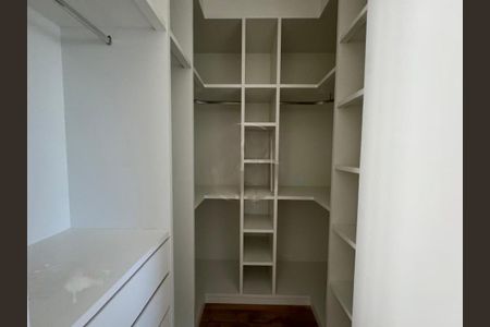 Casa de Condomínio à venda com 3 quartos, 234m² em Vila Santana, Valinhos