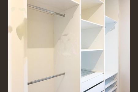 Casa de condomínio à venda com 319m², 3 quartos e 4 vagas