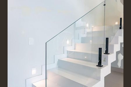 Casa de condomínio à venda com 319m², 3 quartos e 4 vagas