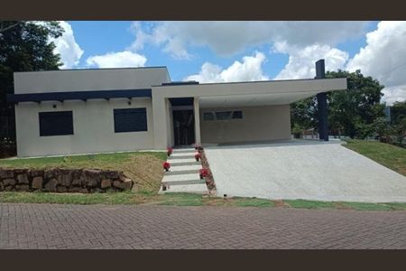 Casa à venda com 320m², 4 quartos e 9 vagas