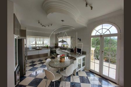 Casa de condomínio à venda com 550m², 5 quartos e 5 vagas