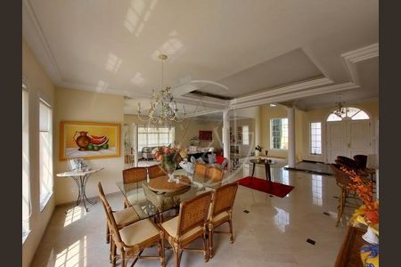 Casa de condomínio à venda com 550m², 5 quartos e 5 vagas