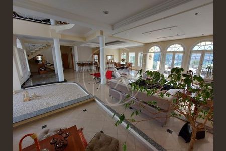 Casa de condomínio à venda com 550m², 5 quartos e 5 vagas