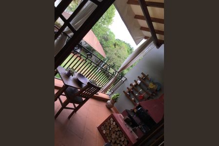 Casa de condomínio à venda com 295m², 4 quartos e 7 vagas