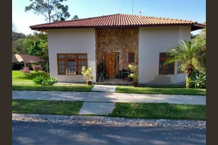 Casa de condomínio à venda com 295m², 4 quartos e 7 vagas