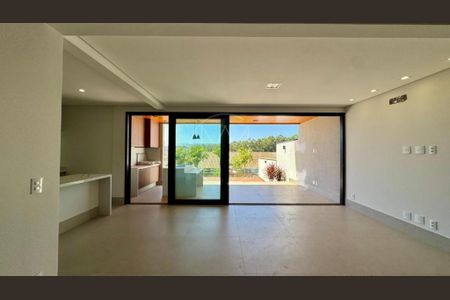 Casa de condomínio à venda com 215m², 3 quartos e 4 vagas
