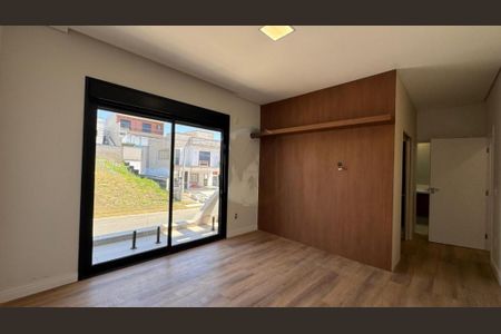 Casa de condomínio à venda com 215m², 3 quartos e 4 vagas