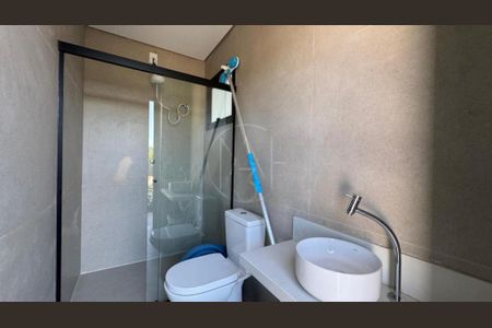 Casa de condomínio à venda com 215m², 3 quartos e 4 vagas