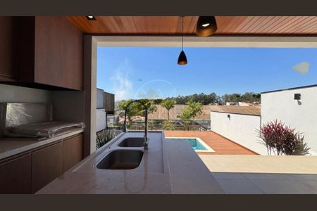 Casa de condomínio à venda com 215m², 3 quartos e 4 vagas