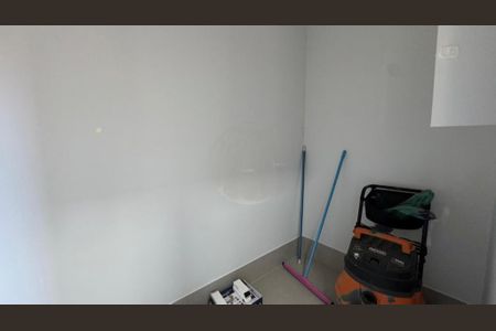 Casa de condomínio à venda com 215m², 3 quartos e 4 vagas