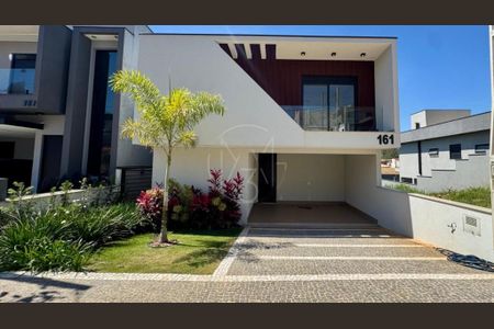 Casa de condomínio à venda com 215m², 3 quartos e 4 vagas
