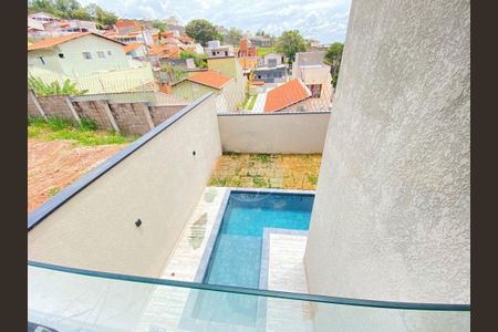 Casa de condomínio à venda com 244m², 3 quartos e 4 vagas
