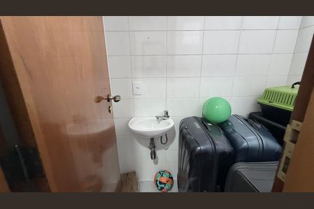 Apartamento à venda com 132m², 3 quartos e 4 vagas Apartamento à venda com 132m², 3 quartos e 4 vagasBanheiro de serviço