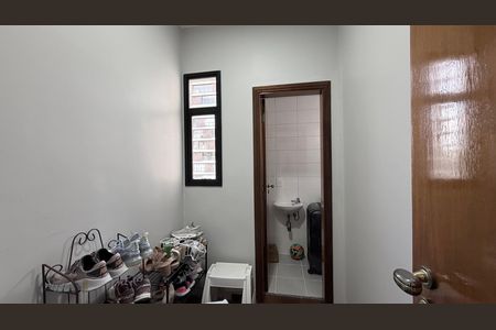 Apartamento à venda com 132m², 3 quartos e 4 vagas Apartamento à venda com 132m², 3 quartos e 4 vagasQuarto de Serviço