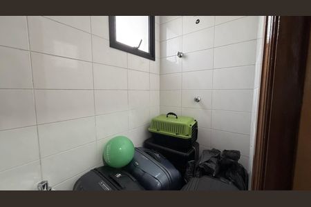Apartamento à venda com 132m², 3 quartos e 4 vagas Apartamento à venda com 132m², 3 quartos e 4 vagasBanheiro de serviço