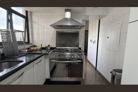 Apartamento à venda com 132m², 3 quartos e 4 vagas Apartamento à venda com 132m², 3 quartos e 4 vagasCozinha