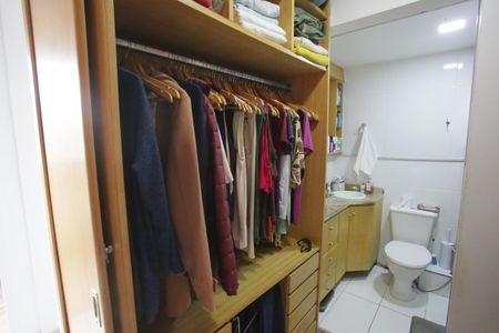 Apartamento à venda com 215m², 3 quartos e 2 vagasCloset da Suíte