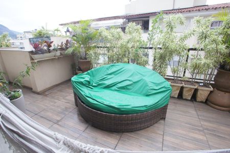 Apartamento à venda com 215m², 3 quartos e 2 vagasCobertura