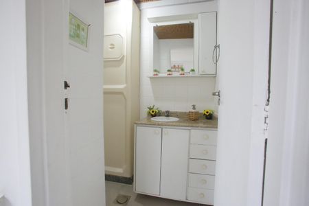 Apartamento à venda com 215m², 3 quartos e 2 vagasLavabo da Sala de TV