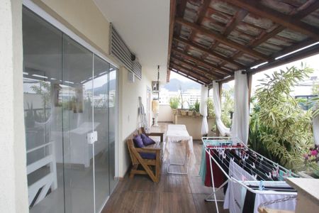 Apartamento à venda com 215m², 3 quartos e 2 vagasCobertura