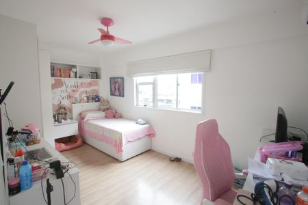 Apartamento à venda com 215m², 3 quartos e 2 vagasQuarto 3