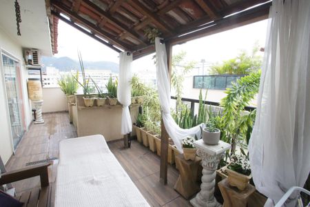 Apartamento à venda com 215m², 3 quartos e 2 vagasCobertura
