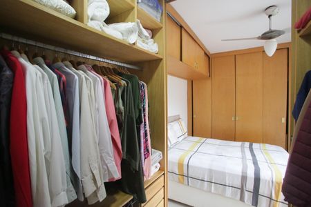 Apartamento à venda com 215m², 3 quartos e 2 vagasCloset da Suíte