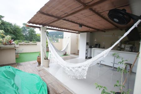 Apartamento à venda com 215m², 3 quartos e 2 vagasCobertura
