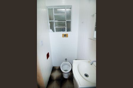 Banheiro de apartamento para alugar com 1 quarto, 35m² em Penha, Rio de Janeiro