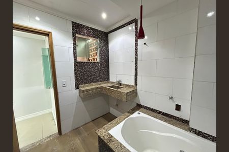 Casa para alugar com 75m², 3 quartos e sem vagaBanheiro da Suíte