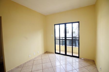 Sala de casa para alugar com 2 quartos, 70m² em Irajá, Rio de Janeiro