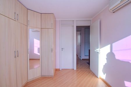 Casa à venda com 85m², 3 quartos e 2 vagas Casa à venda com 85m², 3 quartos e 2 vagasSuíte Americana