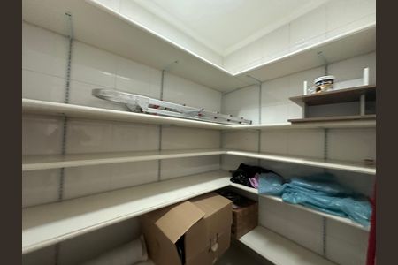 Apartamento à venda com 118m², 3 quartos e 2 vagas Apartamento à venda com 118m², 3 quartos e 2 vagasDespensa